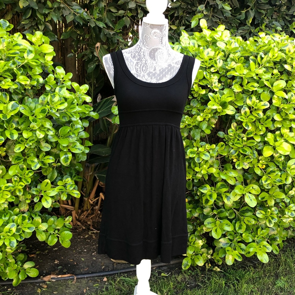VELVET Simple Black Dress